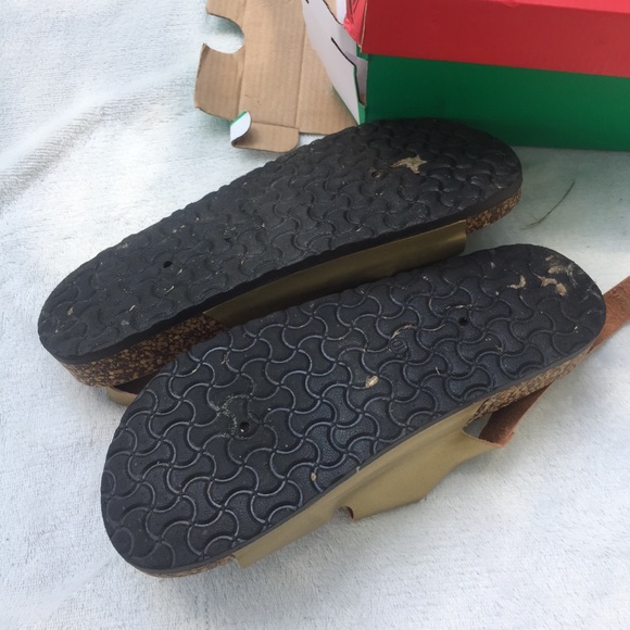 Kali Gold Buckle Sandals - Picture 4 of 5